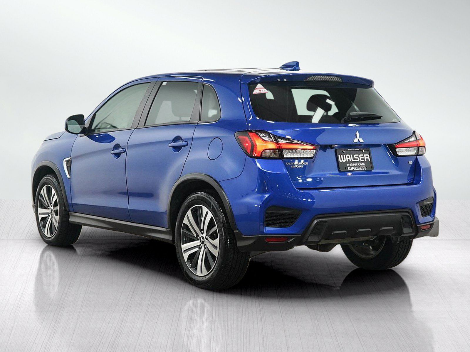 Used 2024 Mitsubishi Outlander Sport SE AWD/4WD image 3