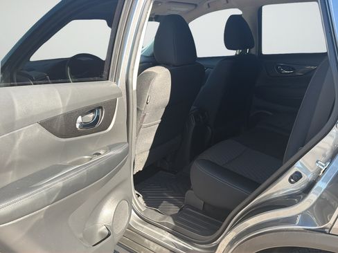 Used 2020 Nissan Rogue SV FWD image 24