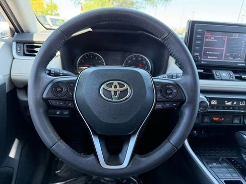 Used 2021 Toyota RAV4 XLE Premium AWD/4WD image 17