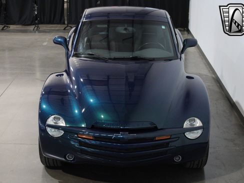 Used 2005 Chevrolet SSR w/ Preferred Equipment Group image 6