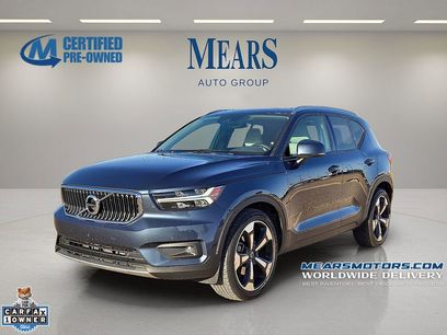 Certified 2021 Volvo XC40 T5 Momentum w/ Premium Package