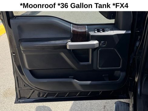 Used 2017 Ford F150 Platinum w/ Equipment Group 701A Luxury image 15