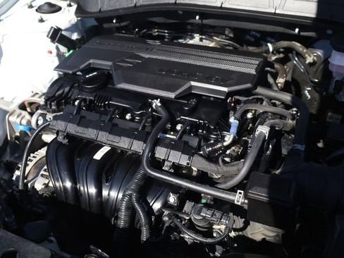 Certified 2025 Hyundai Kona SEL image 8