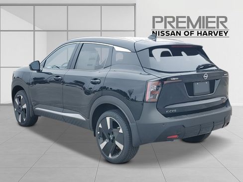 Used 2026 Nissan Kicks SR FWD image 2