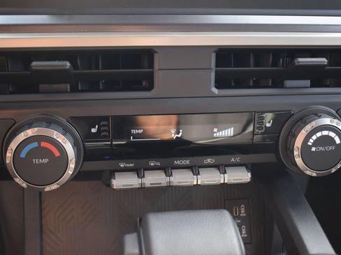 Certified 2025 Toyota Tacoma SR5 AWD/4WD image 13
