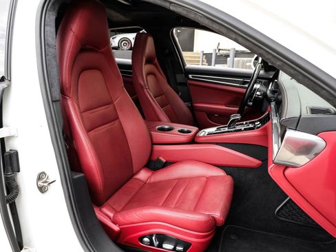 Used 2020 Porsche Panamera GTS AWD/4WD image 29