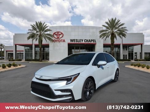 Used 2026 Toyota Corolla SE FWD image 1