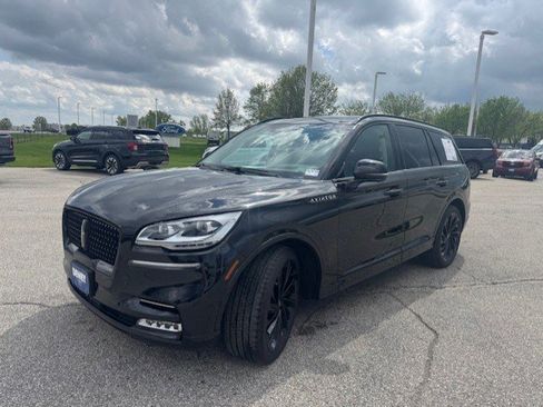 Used 2023 Lincoln Aviator Reserve w/ Equipment Group 201A AWD/4WD image 3