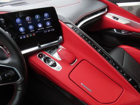 Used 2021 Chevrolet Corvette Stingray Preferred Cpe w/ Z51 Performance Package image 24