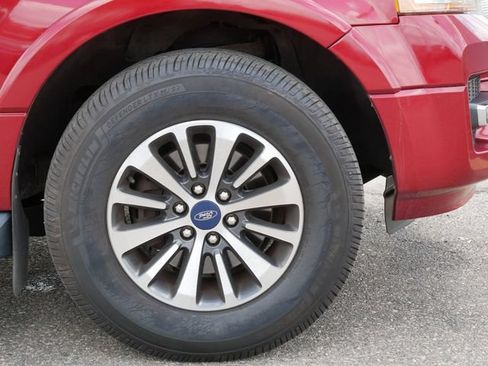 Used 2015 Ford Expedition EL XLT w/ Equipment Group 202A AWD/4WD image 9