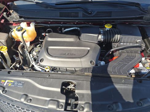 Used 2022 Chrysler Voyager LX image 18