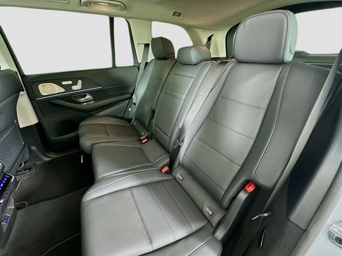 Certified 2026 Mercedes-Benz GLS 450 4MATIC image 32