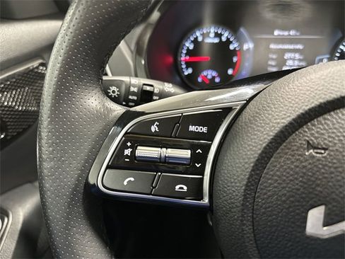 Used 2023 Kia Seltos SX image 39