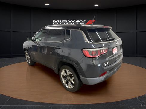 Used 2018 Jeep Compass Limited AWD/4WD image 2