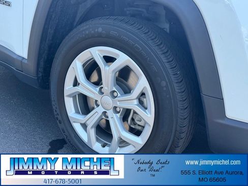 Used 2024 Jeep Compass Latitude AWD/4WD image 23