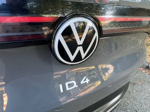 Used 2023 Volkswagen ID.4 Pro S Plus RWD image 31