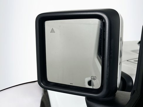 Used 2023 Jeep Wrangler Unlimited Sahara AWD/4WD image 16