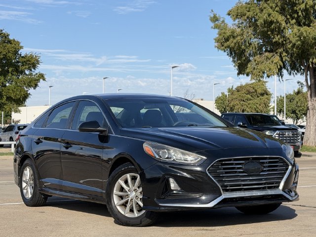 Used 2019 Hyundai Sonata SE FWD image 2