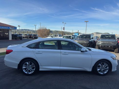 Used 2019 Honda Accord LX image 4