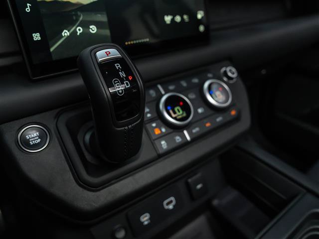 Used 2023 Land Rover Defender 110 V8 AWD/4WD image 29