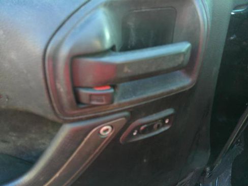 Used 2013 Jeep Wrangler Unlimited Sport image 8