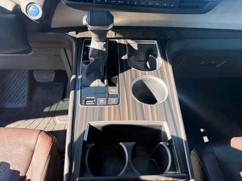 Used 2022 Toyota Sienna Platinum image 19