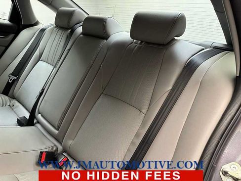 Used 2018 Honda Accord Touring image 16
