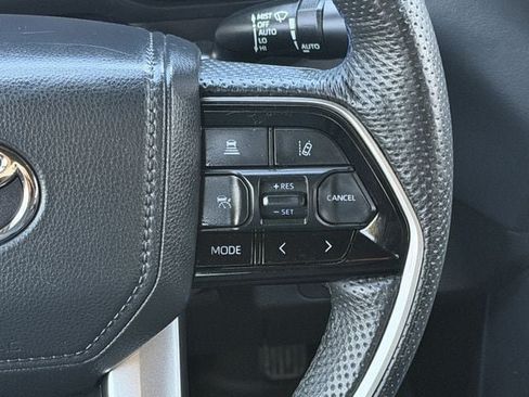 Used 2023 Toyota Tundra Platinum AWD/4WD image 14