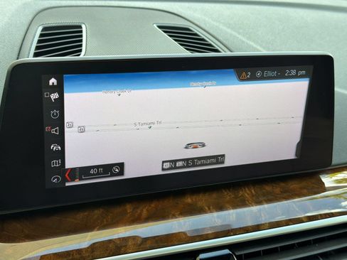 Used 2019 BMW 530i xDrive AWD/4WD image 18
