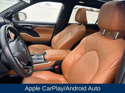 Used 2023 Toyota Highlander Platinum image 12