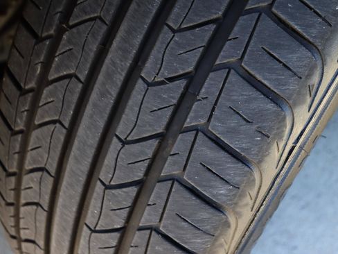 Used 2016 Toyota Avalon Limited image 26