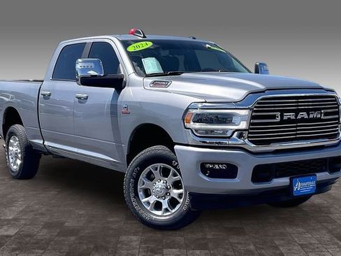 Used 2024 RAM 2500 Laramie AWD/4WD image 11