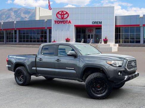 Used 2019 Toyota Tacoma TRD Off-Road image 1