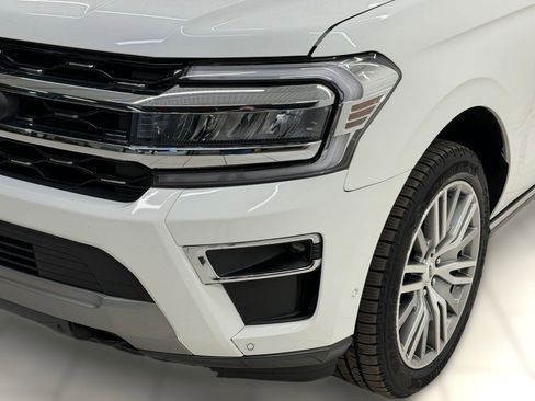 Used 2022 Ford Expedition Max Limited image 8