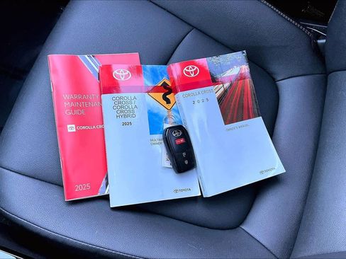 Certified 2025 Toyota Corolla Cross XLE image 14