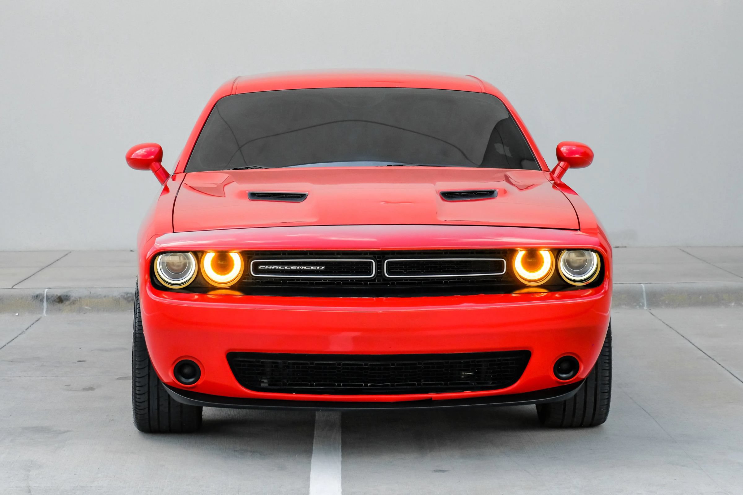Used 2019 Dodge Challenger SXT RWD image 5
