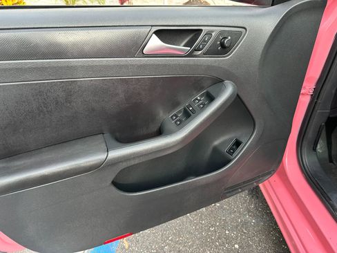 Used 2012 Volkswagen Jetta SE image 23