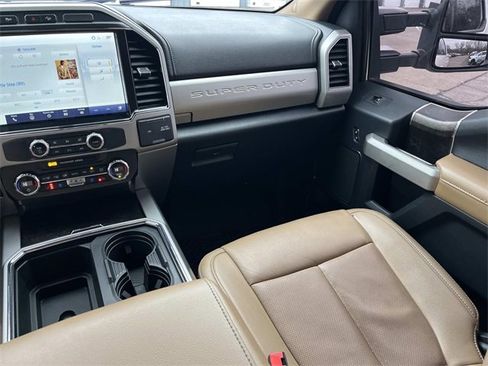 Used 2022 Ford F250 Lariat w/ Lariat Ultimate Package image 14