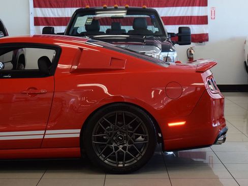 Used 2011 Ford Mustang Shelby GT500 RWD image 34