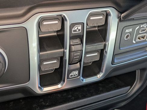 New 2025 Jeep Gladiator Sport image 20