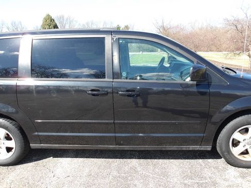 Used 2012 Dodge Grand Caravan SXT FWD image 35