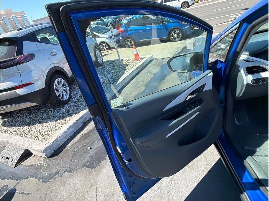 Used 2021 Chevrolet Bolt LT FWD image 18