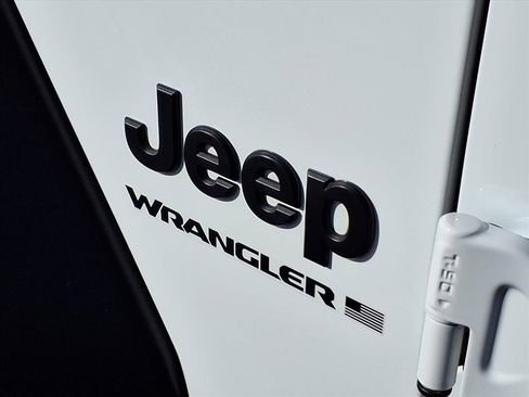 Used 2025 Jeep Wrangler Sport S image 20