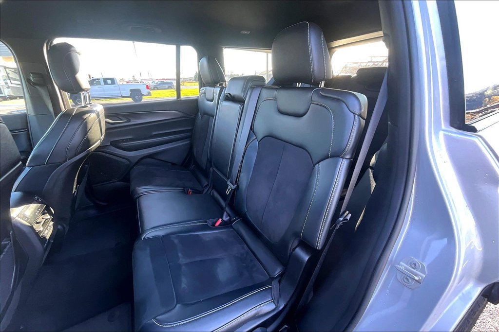 Used 2024 Jeep Grand Cherokee L Laredo AWD/4WD image 26
