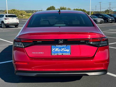 New 2025 Honda Accord SE image 7