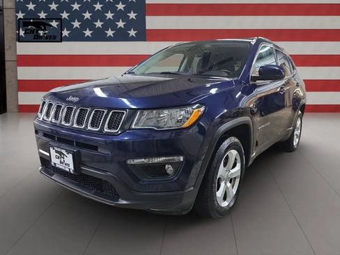 Used 2018 Jeep Compass Latitude w/ Popular Equipment Group AWD/4WD image 1