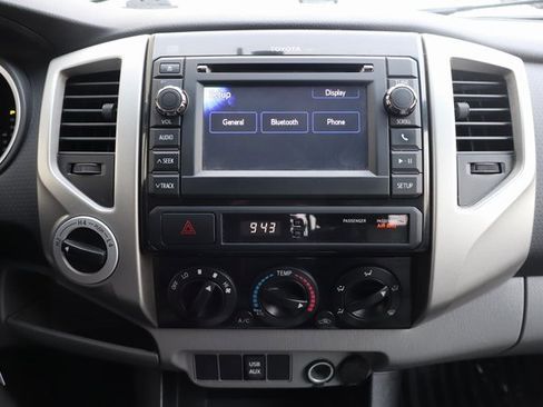 Used 2013 Toyota Tacoma 4x4 Double Cab w/ SR5 Pkg image 6