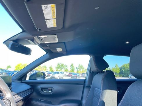 Certified 2025 Honda HR-V Sport image 27