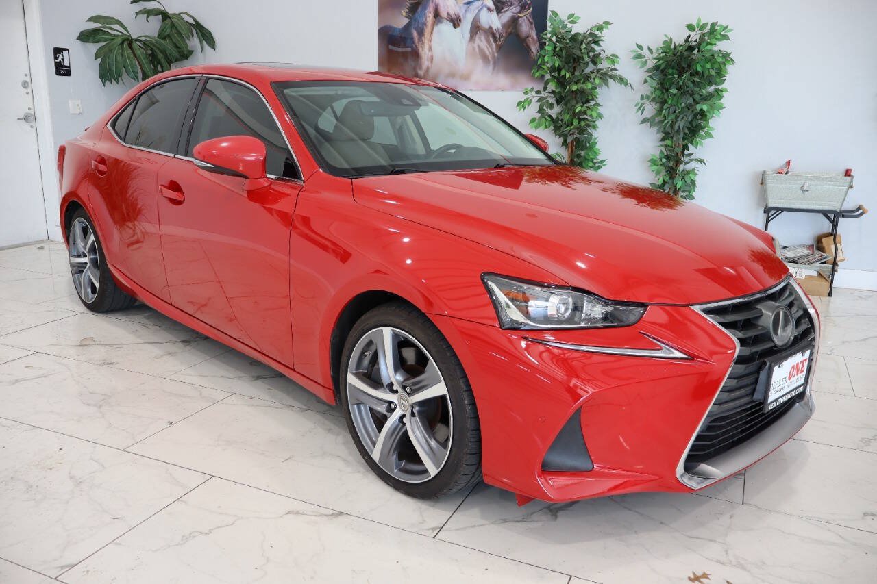 Used 2017 Lexus IS 200t w/ Premium Package RWD image 2