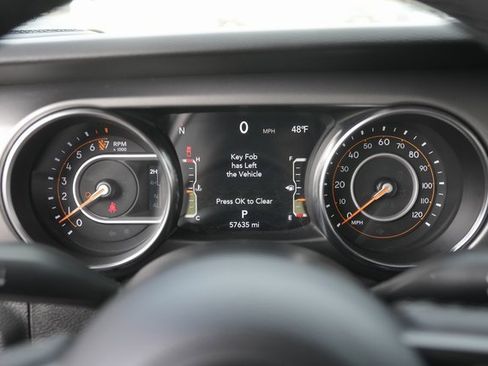 Used 2023 Jeep Gladiator Willys image 24